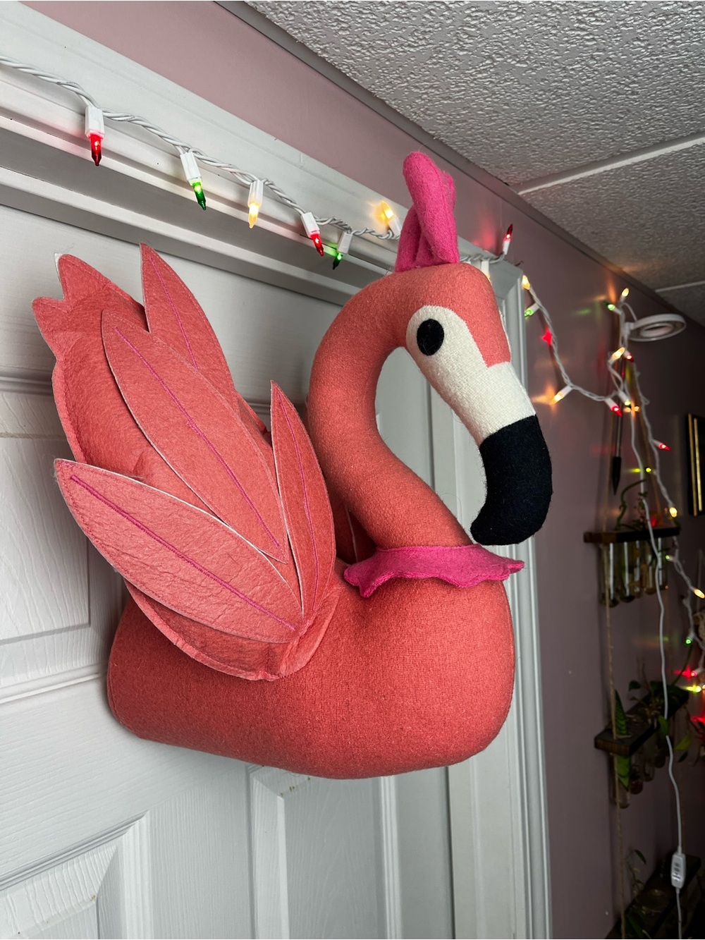Whimsical Pink Felt Flamingo Wall Decor Mount🦩